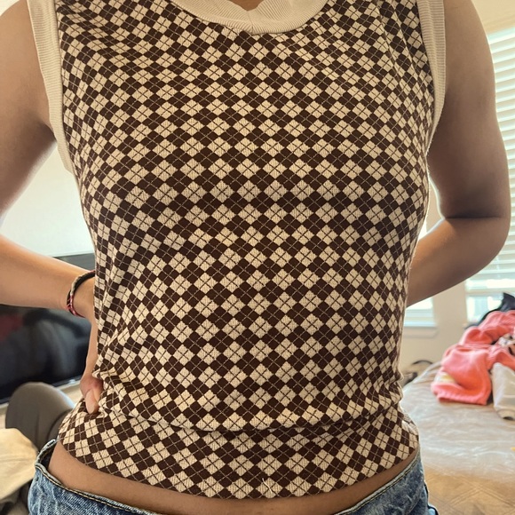 Sweater Vest Size: Medium - Picture 2 of 2